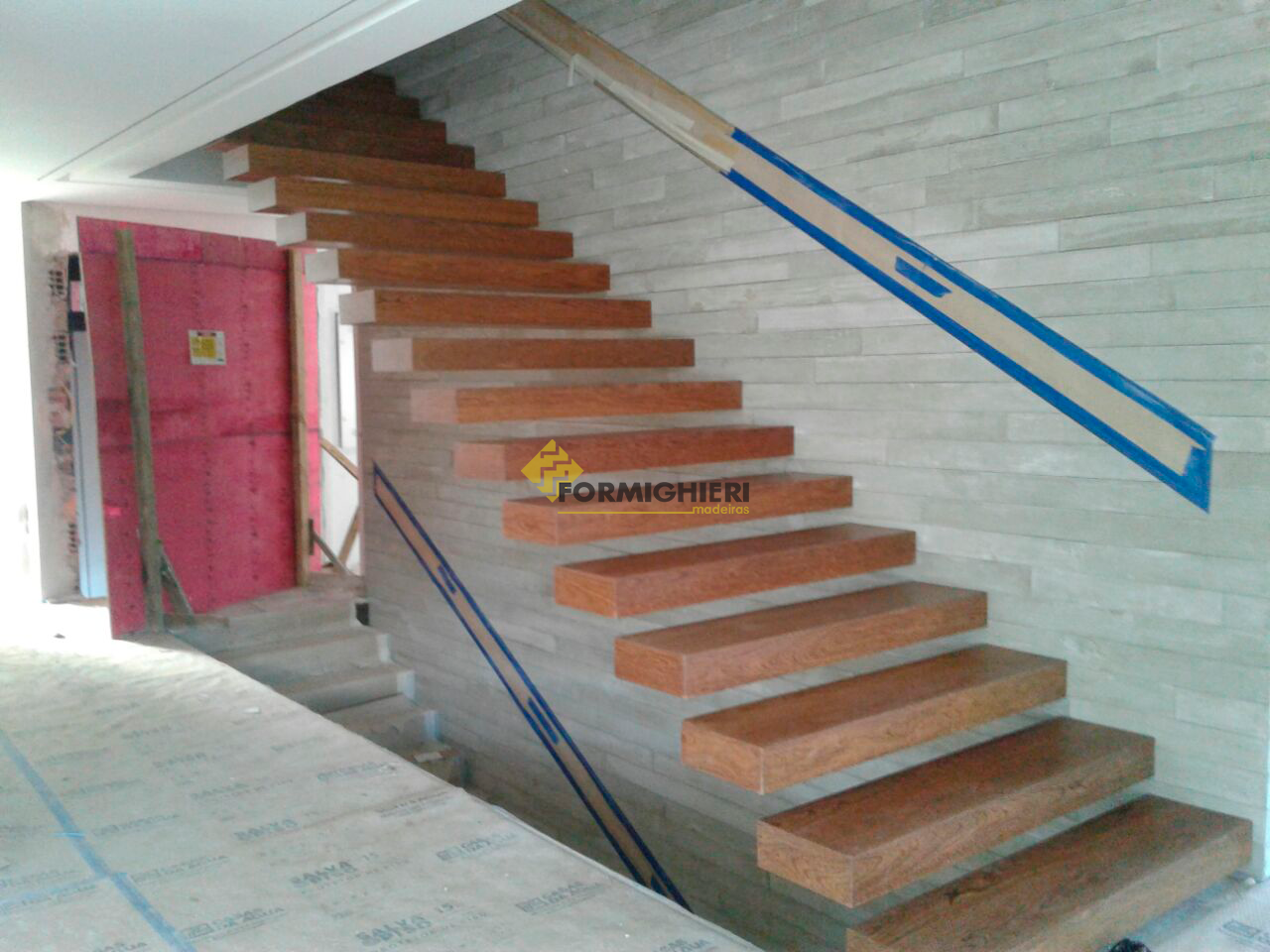 Escada em Sucupira Maciça