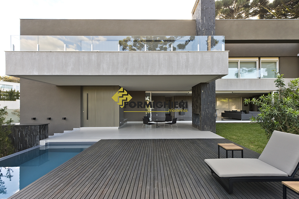 Residência SV - Deck Ripado Ipê